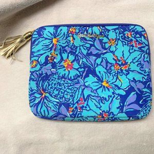 Lilly Pulitzer Tech Clutch NWT